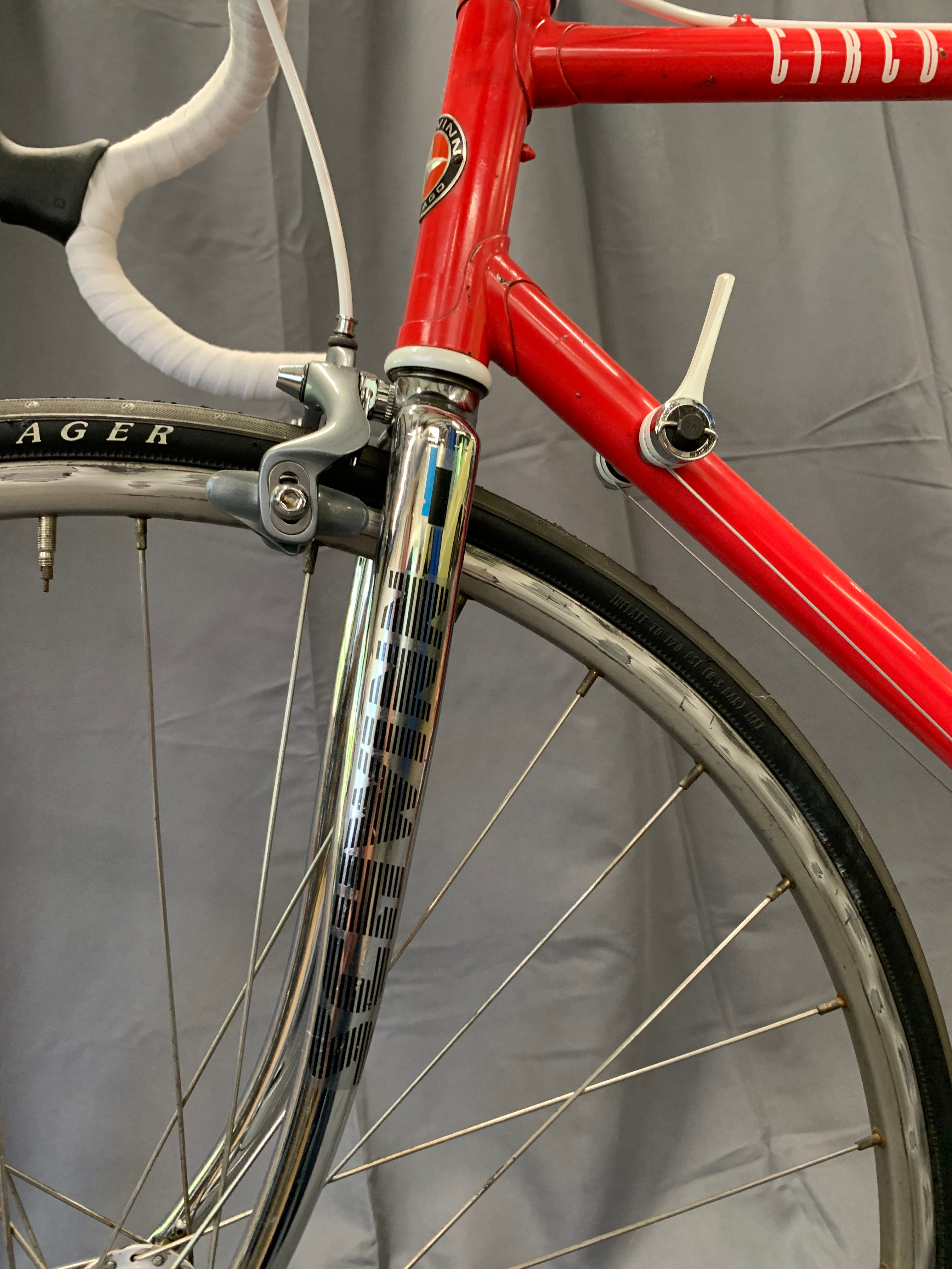 Schwinn circuit hot sale road bike